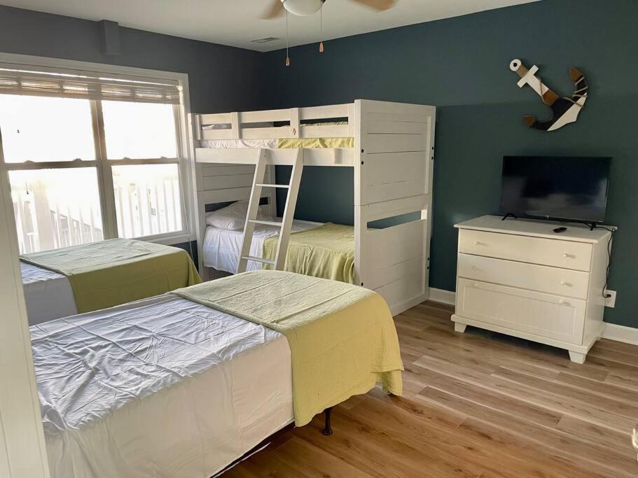 3 Bedroom Condo, Ocean Views & Short Walk To Beach! остров Оук Екстериор снимка