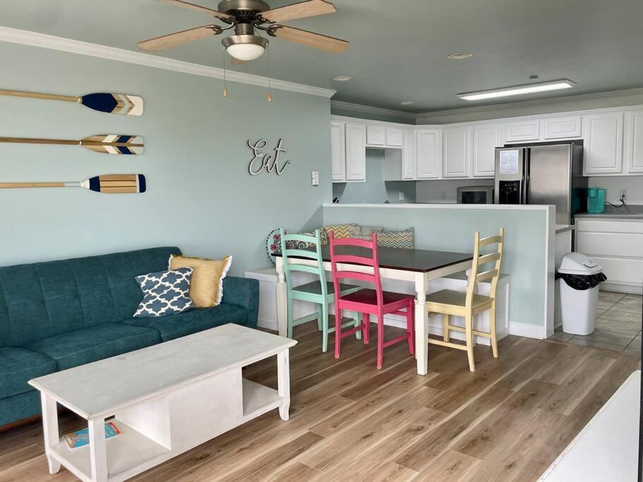 3 Bedroom Condo, Ocean Views & Short Walk To Beach! остров Оук Екстериор снимка